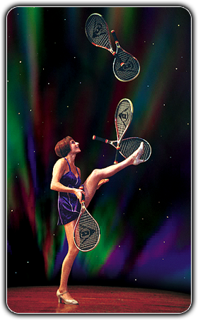 Gala Artisten Show Künstler und Comedy Entertainer zeigen Guinnessbuch Welt Rekord mit Tennisschläger Jonglage